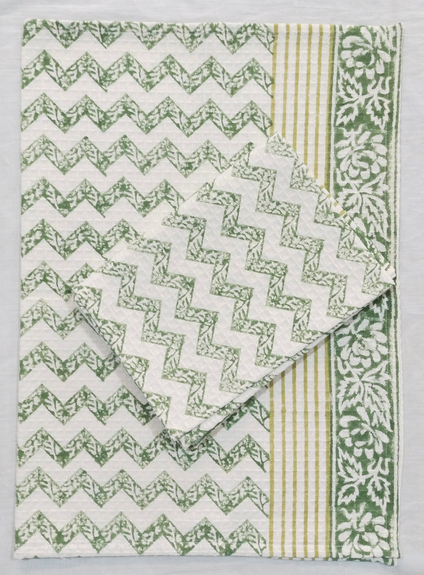 ZEO GREEN WITH FLORAL BORDER TOWELS SET